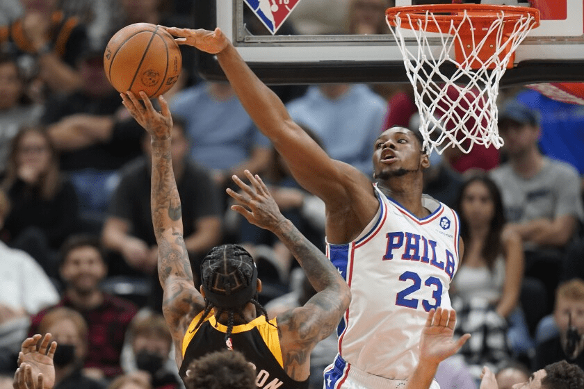 埃因霍温发布备战花絮，赛后回应争议，国王杯任务艰巨，球探报告显示潜力